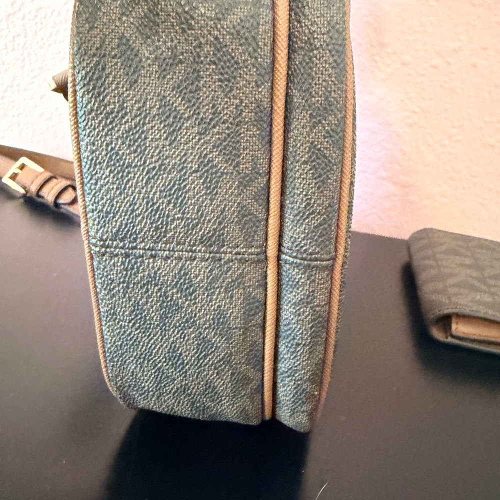 Michael Kors Brown Crossbody Bag and Wallet Set - Picture 13 of 16